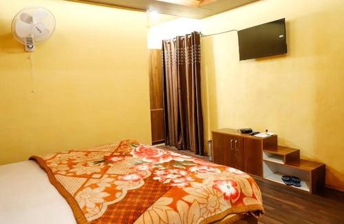 Rohru Cama Y Desayuno | Chanshal Camps and Resort - Chirgaon (Rohru)