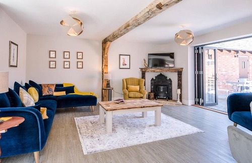 Ipswich Casa | Chapel Cottage at Pond Hall Farm, Stunnning Property with Private Hot Tub, Hadleigh