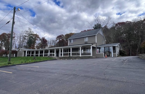 Chaplin Hotel | Chaplin Inn & Suites