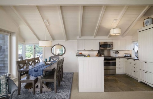 Cannon Beach Casa | Chapman Cove by AvantStay | Gorgeous Beach Bungalow w/ Sauna