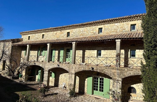 Arpaillargues-et-Aureillac Apartamento | Charming tower in quaint Arpaillargues-et-Aureillac with AC, WiFi