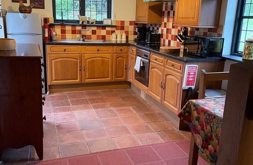 Ewhurst Green Cabaña | Carácter Country Retreat en el histórico 1066 del país, cerca de muchos lugares de interés.