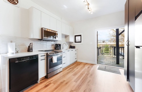 Downtown Eastside Casa | Character Home in East Vancouver