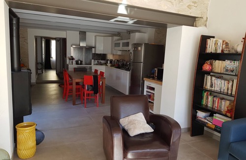 Tavel Casa | Casa de carácter ubicada en un bonito pueblo