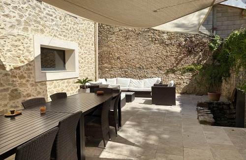 Tressan Casa | Casa de carácter bajo los pinos con piscina y vista
