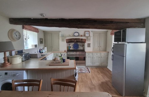 Ewen Casa | Characterful Cotswold cottage