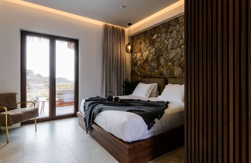 Plintri Hotel | Charisma Hotel and Wellness Suites