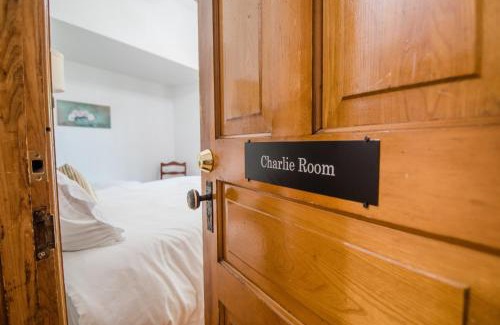 Central Lake Casa | Charlie Room BW Boutique Hotel