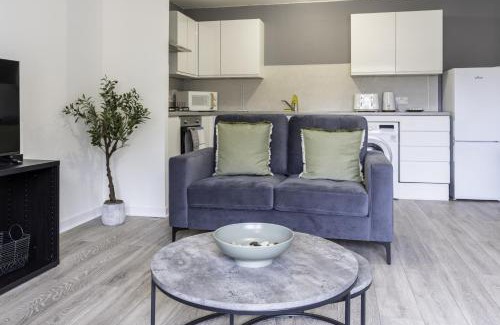 East End Casa | Charlotte Apartment