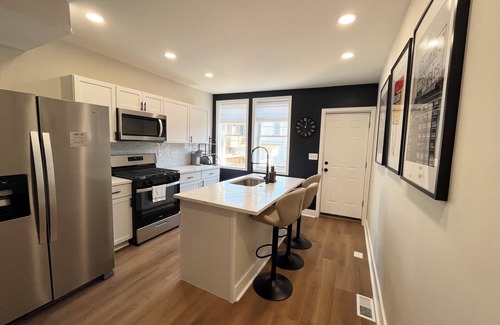 Downtown Baltimore Casa | Charm City Chic! Patterson Park/Pet friendly