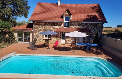 Saint-Pantaleon-de-Larche Casa | Charmant Gîte LA Grange