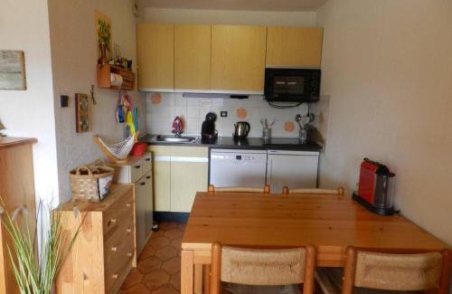 La Faviere Apartamento | Charmant appart T2 avec terrasse, proche plage et commerces, garage privé, Bormes-les-Mimosas - FR-1-251-755