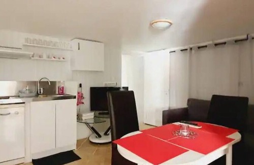 La Ferte-Gaucher Apartamento | Charmant Appartement Avec Piscine