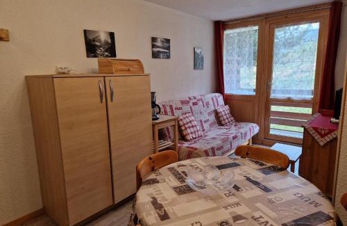Montalbert Apartamento | Charmant appart rénové 28m², skis aux pieds - FR-1-755-4