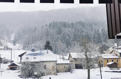 Mijoux Apartamento | Charmant appartement de montagne avec balcon