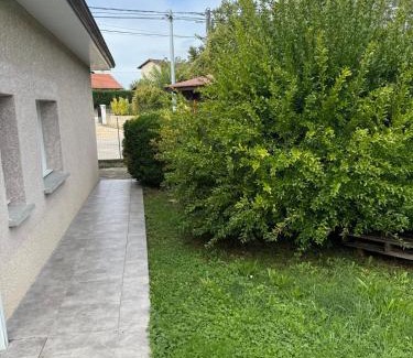 Charnecles Apartamento | Charmant appartement