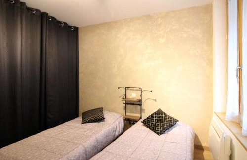Mont-Dore Apartamento | Charmant F3 avec Parking Privé, proche thermes et commodités - 4 pers, animaux acceptés - FR-1-415-77