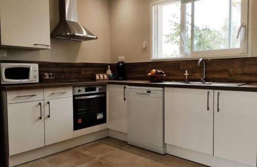 Saint-Julien-de-Peyrolas Casa | Charmante maison avec jardin aux portes des gorges de l'Ardèche