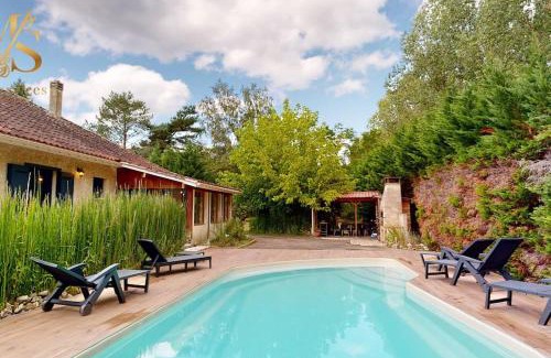 Saint-Laurent-des-Hommes Casa | Charmante maison avec parc arboré & piscine au sel