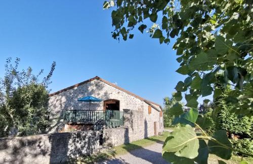 Saint-Romain-Lachalm Casa | Charmant gîte à Saint-Romain-Lachalm avec terrasse et proximité Dunières - FR-1-582-264