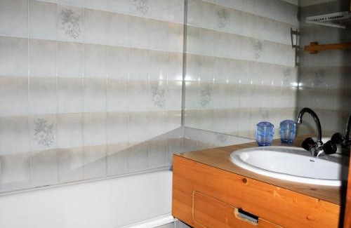 Pralognan-la-Vanoise Apartamento | Charmant jardin, piscine chauffée, proche pistes et centre - FR-1-464-143