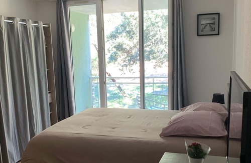 Saint-Gely-du-Fesc Apartamento | Charmant Studio au Calme vue sur Pinède