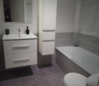 Saint-Laurent-du-Var Apartamento | Charmant studio
