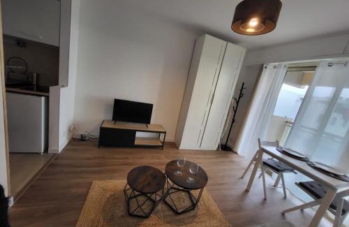 Saint-Laurent-du-Var Apartamento | Charmant studio