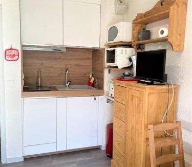 Praz-sur-Arly Apartamento | Charmant studio + jardin vue pistes et local velo