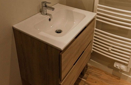 Saint-Chamond Apartamento | Charming brand new plant studio near Parc du Pilat