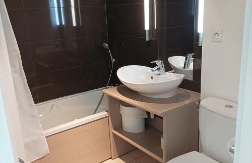 Jausiers Apartamento | Charmant T2 dans un château à Jausiers, piscine et sauna, idéal pour 4 personnes - FR-1-165B-42