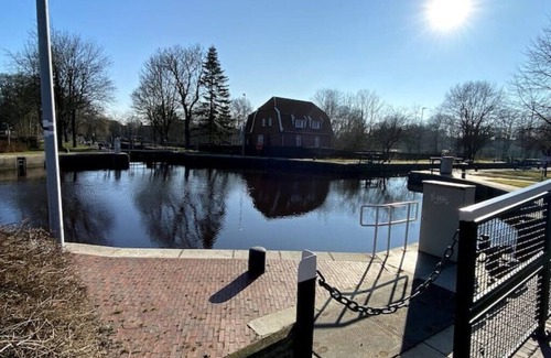 Emden Apartamento | Charmante Altbauwohnung an der Kesselschleuse 3