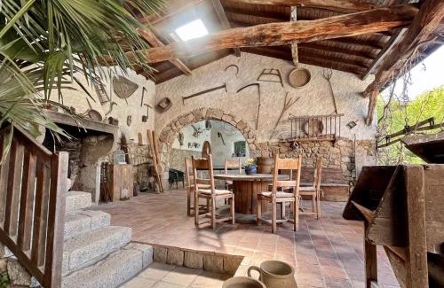 Essertines-en-Donzy Casa | Charmante ferme rénovée avec piscine privée et spa, animaux acceptés - FR-1-496-364