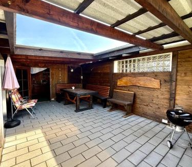 Villmar Apartamento | Charmante Ferienwohnung Ziegler mit Pool