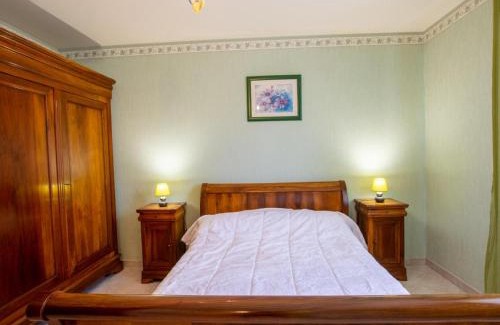 St-Michel-de-Double Casa | Charmante maison au cœur de la nature avec Wifi et animaux acceptés - FR-1-616-4