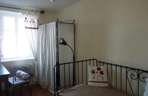 Ferrieres-sur-Sichon Casa | Charmante maison rénovée avec patios et animaux acceptés - FR-1-489-191