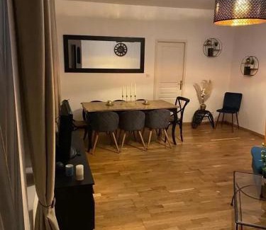 Troyes Casa | Charmante maison à Troyes avec terrasse et jardin clôturé