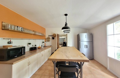 Saint-Urbain Casa | Charmante Maison Avec Piscine, au Cœur des Marais