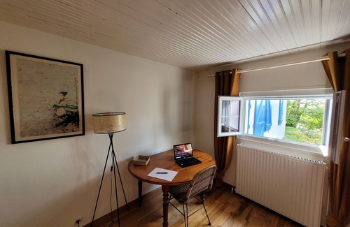 Saint-Urbain Casa | Charmante Maison Avec Piscine, au Cœur des Marais