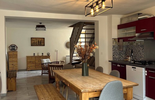 Allinges Casa | Charmante Maison de Village au Bord du lac Léman