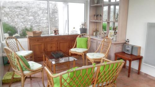 Primelin Casa | Charmante maison près de Primelin avec jardin et terrasse