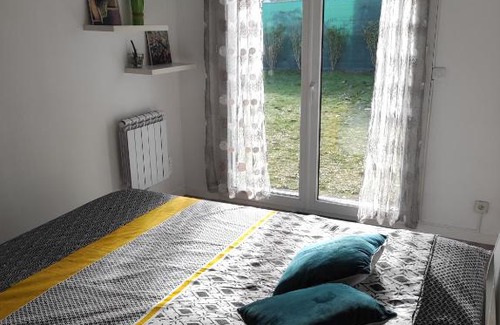 Chelles Casa | Charmante maison proche de Disney Parking gratuit