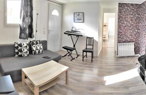 Chelles Casa | Charmante maison proche de Disney Parking gratuit