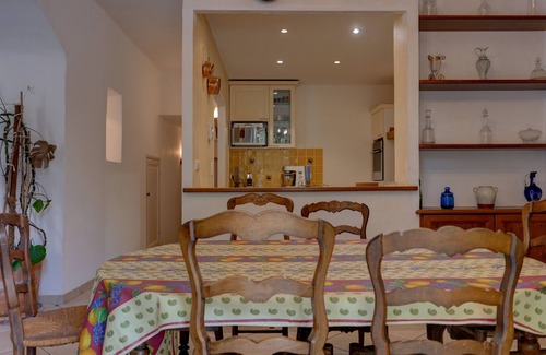 Sainte-Cecile-les-Vignes Chalet De Esquí | Charming village house with garden and private pool in Provence