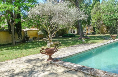 Sainte-Cecile-les-Vignes Chalet De Esquí | Charming village house with garden and private pool in Provence
