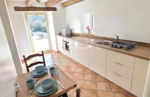 Lebreil Apartamento | Charming 1-bedroom apartment overlooking fabulous Montcuq-en-Quercy-Blanc