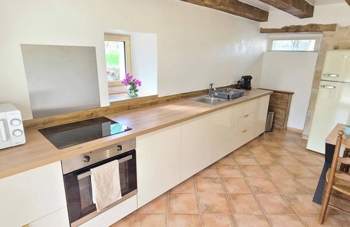 Lebreil Apartamento | Charming 1-bedroom apartment overlooking fabulous Montcuq-en-Quercy-Blanc