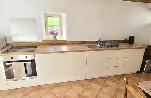Lebreil Apartamento | Charming 1-bedroom apartment overlooking fabulous Montcuq-en-Quercy-Blanc