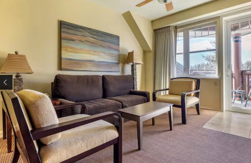 South Lake Tahoe Complejo | Charming 1-bedroom, with kitchen. Resort with pool, fitness center, and full bar