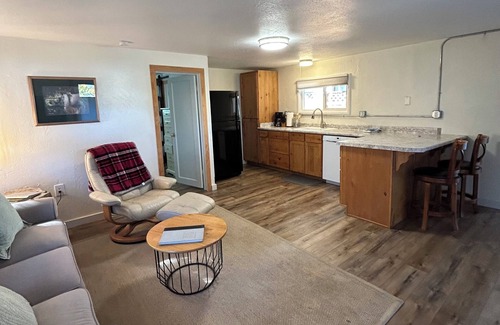 Central Point Cabaña | Charming 1-bedroom cottage in Central Point with AC